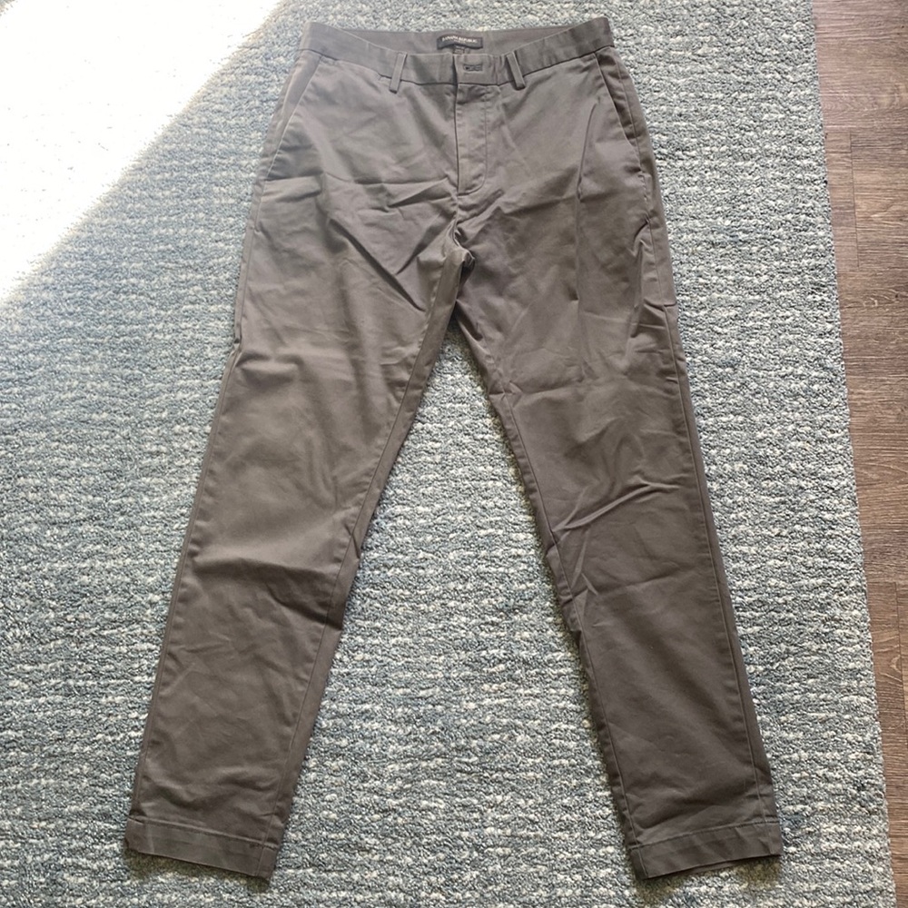 Banana Republic 30x30 Slim fit flat front Grey pants - Great condition!